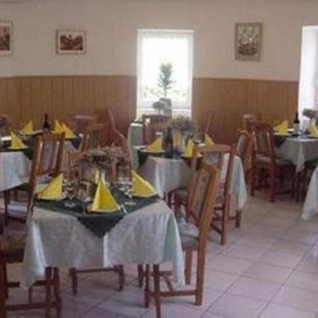 Bed and Breakfast Fuezi Panzio Шопрон Экстерьер фото