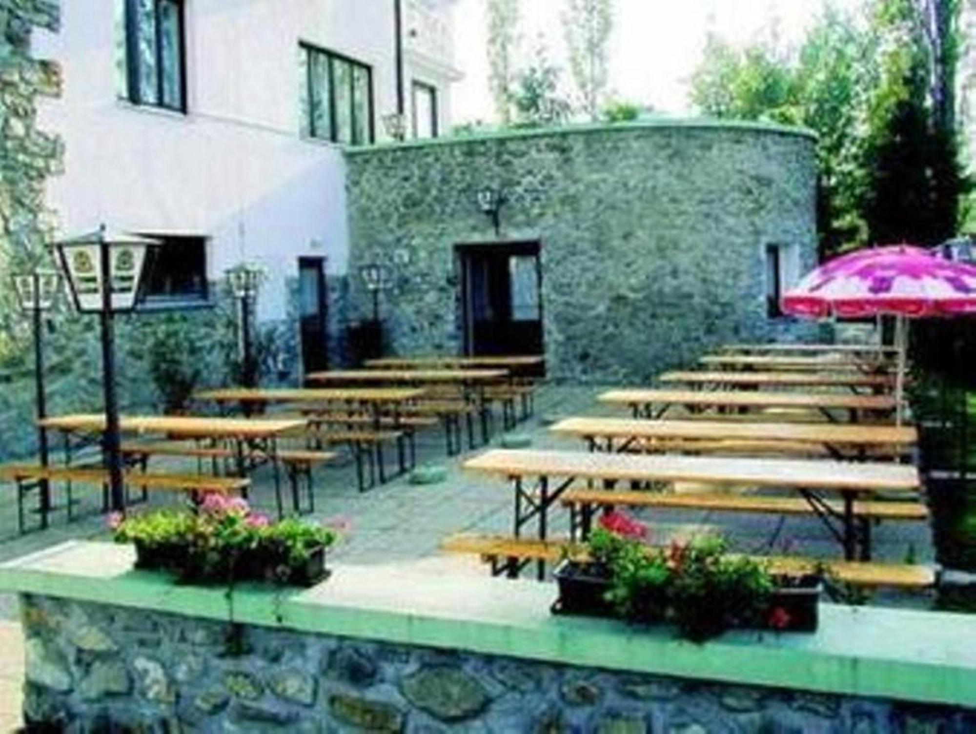 Bed and Breakfast Fuezi Panzio Шопрон Экстерьер фото