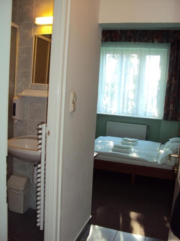 Bed and Breakfast Fuezi Panzio Шопрон Номер фото